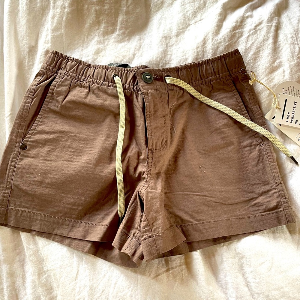 Vuori Ripstop Shorts NWT